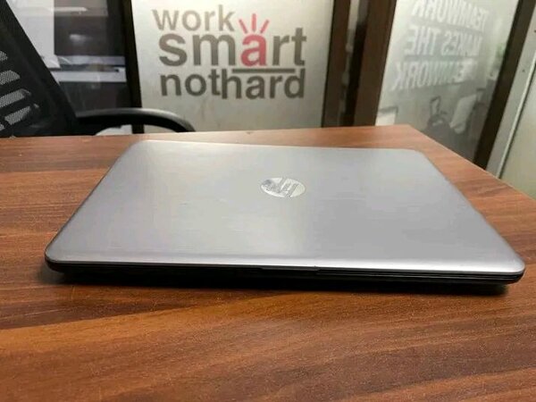 Ordinateur Portable HP Élégant