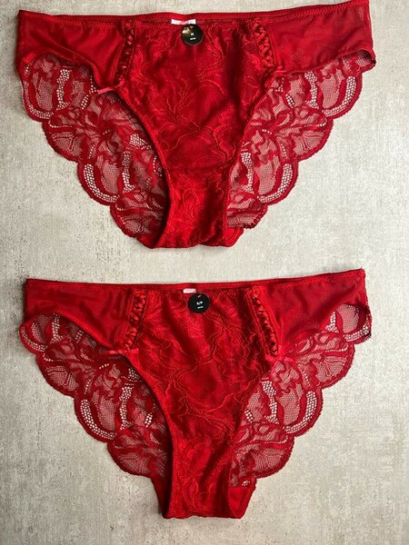 PETITE CULOTTE  EN DENTELLE , COTON SANS TRACE, et STRING 