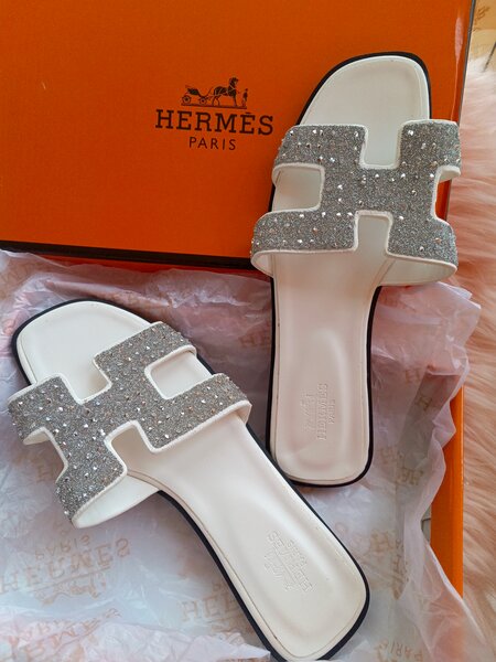 Hermes avec CARTON