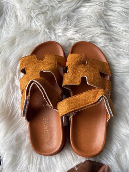 Sandales en cuir suédé