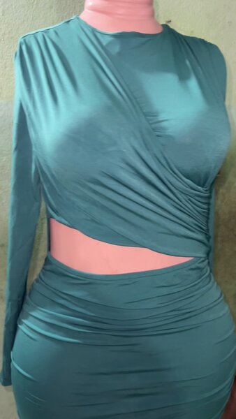 Robe chic moulante verte