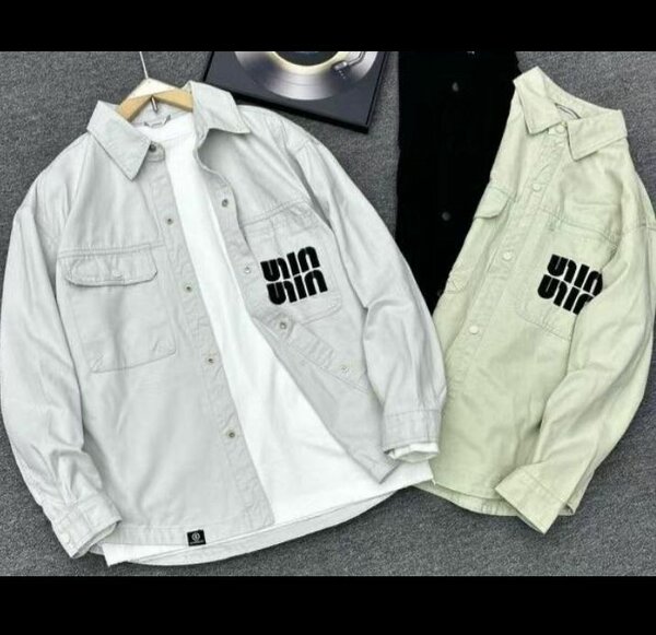 Chemise unisexe ample et confortable