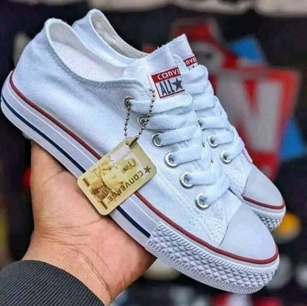 Baskets blanches unisexes tendance