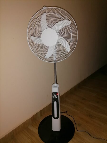 16 inch Rechargeable Solar Fan