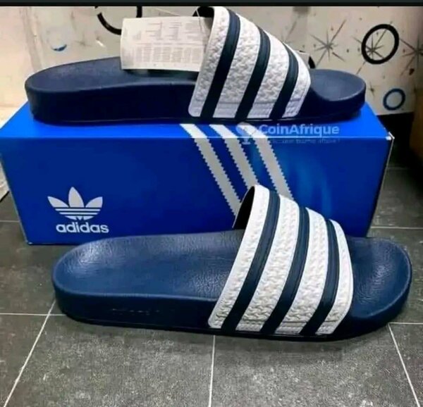 Claquettes Adidas classiques