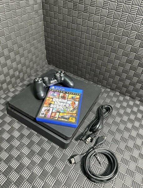 PlayStation 4 slim - 01 CD