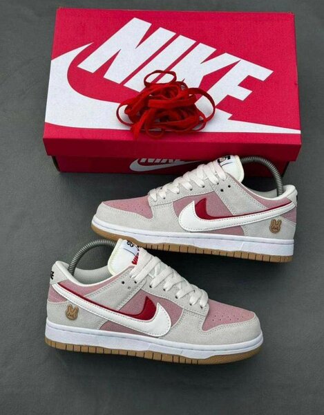 Baskets Nike Dunk Low Roses
