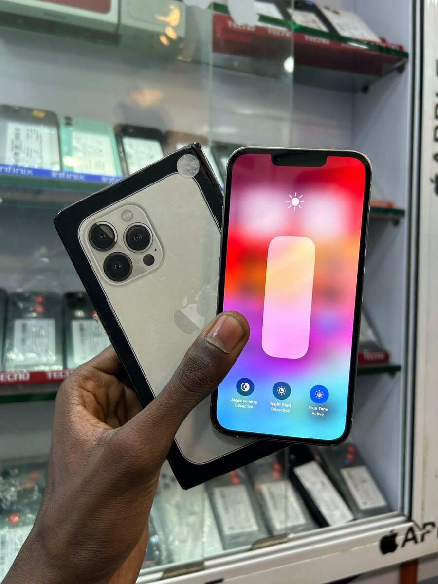 Disponible 13 Pro 128go avec carton