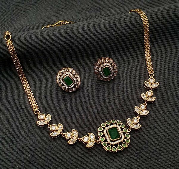Ladies necklace and earring