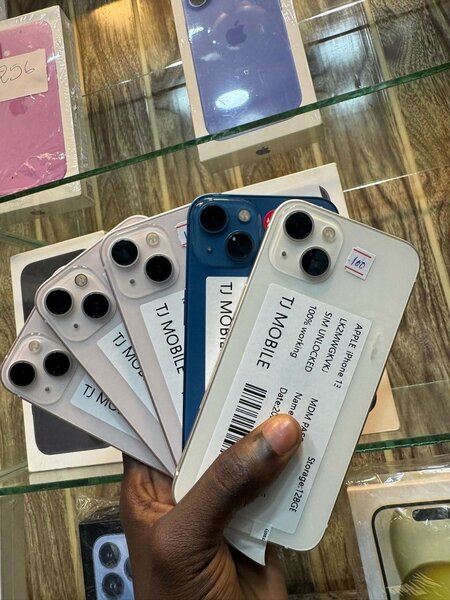 iPhone 13 simple casi neuf