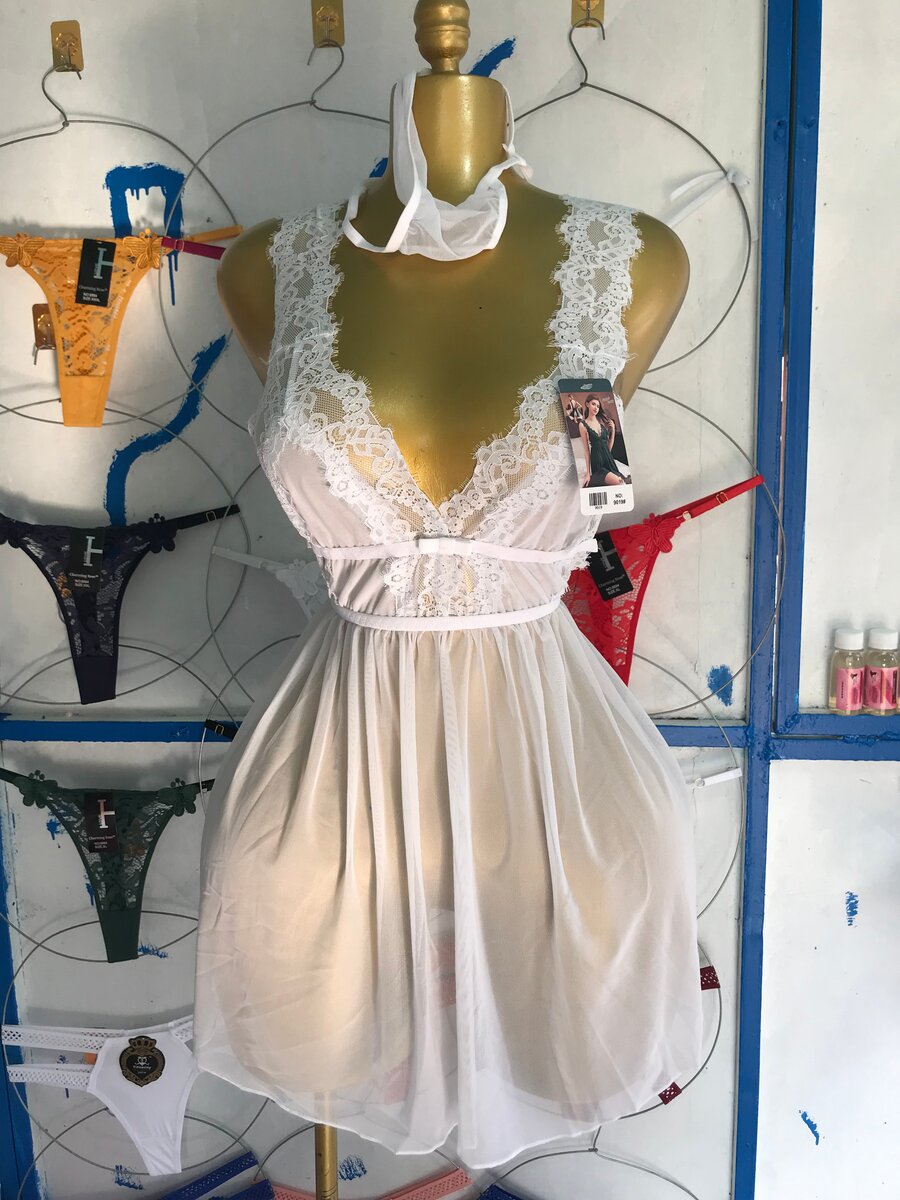 Nuit de luxe rouge en dentelle