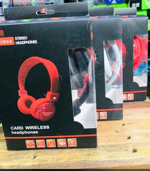 Wireless stereo headphones