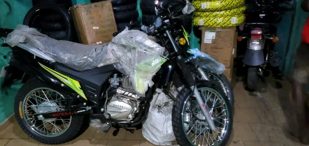 Moto Tout-Terrain Puissante