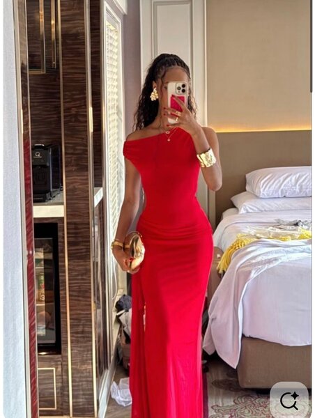 Élégante robe de soirée rouge