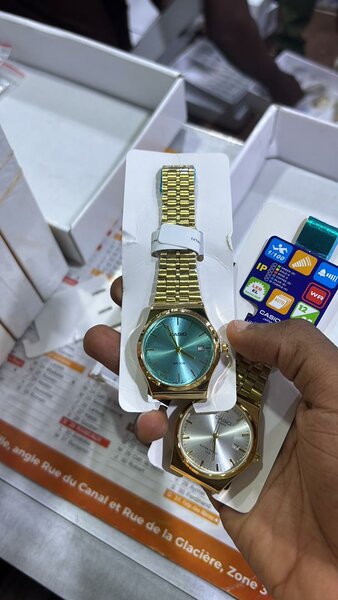 Montre femme luxe en or Casio