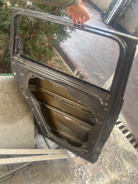 Задняя дверь и дверная карта