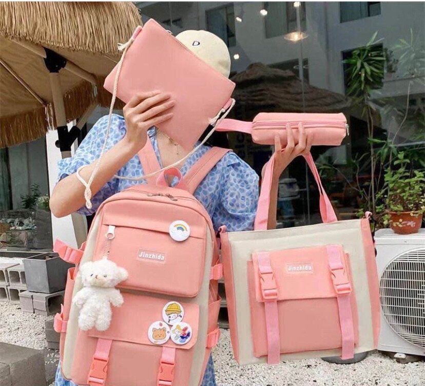 Ensemble de sacs scolaires colorés