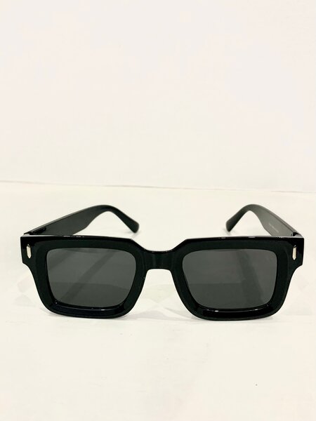 Lunettes de soleil carré noir CR7