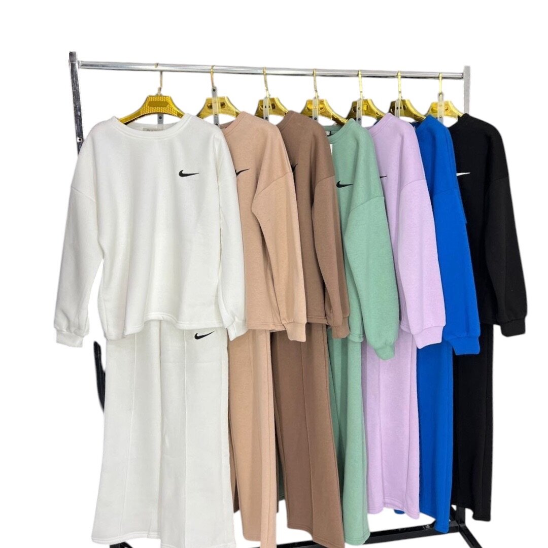 Женский спортивный костюм Nike