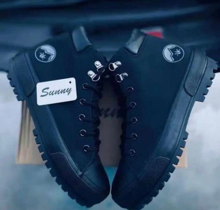 Sunny boots