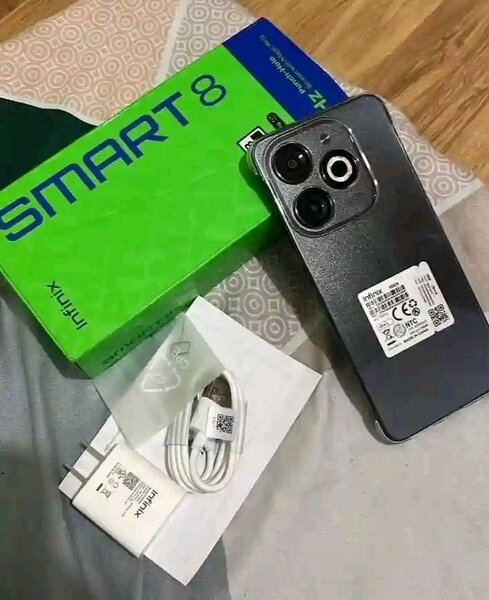 Téléphone portable Infinix Smart 8 Noir