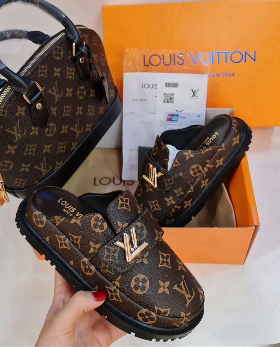 Sandales Louis Vuitton marron
