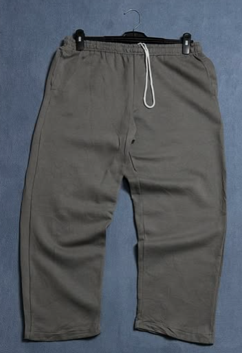 Flared sweatpants size: waist ML / length 37 