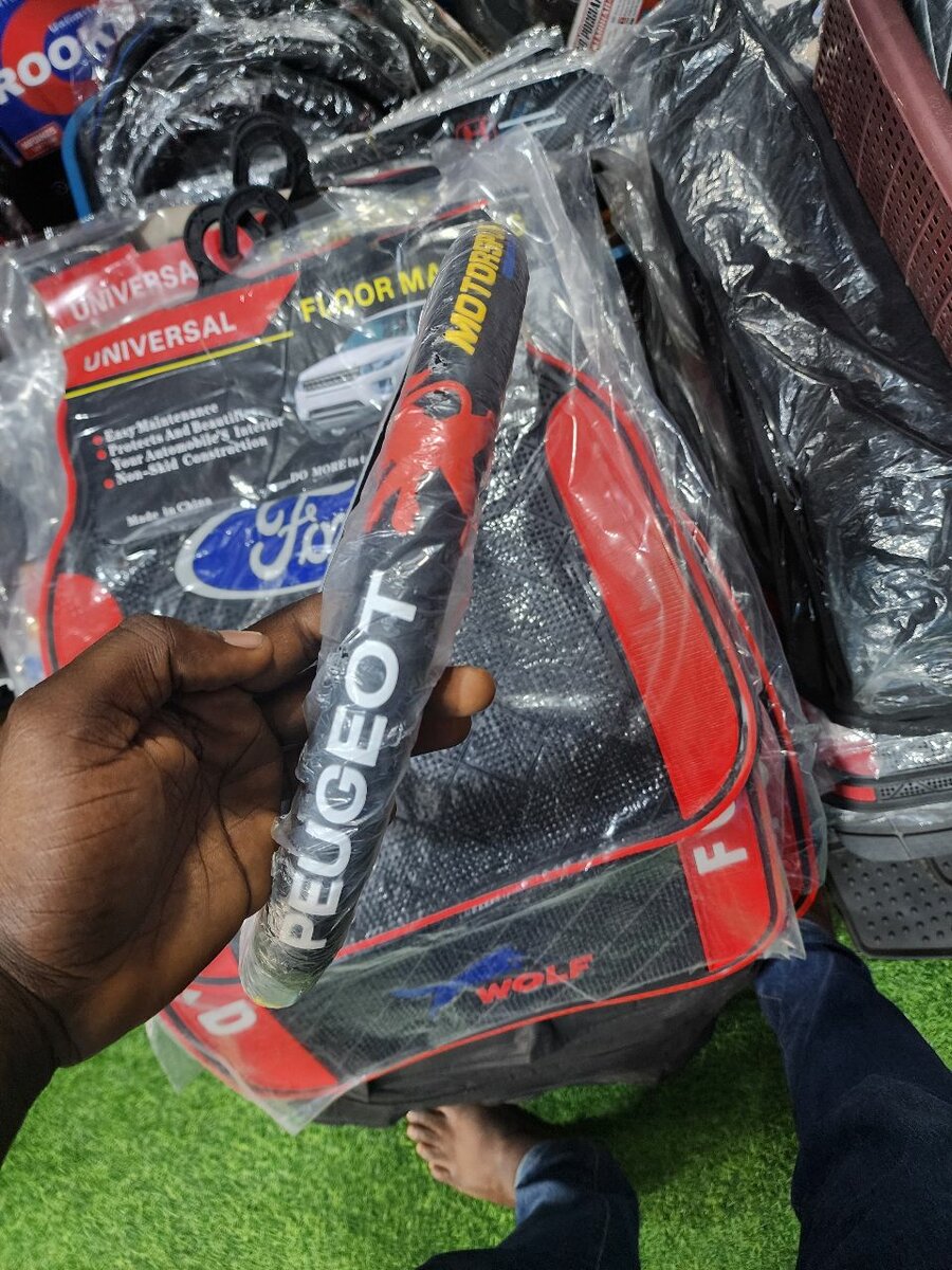 Enjoliveurs de volant universels