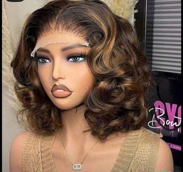 Perruque Ondulée Brune