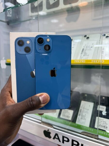 iPhone 13 simple 128giga casineuf avec carton et garantie