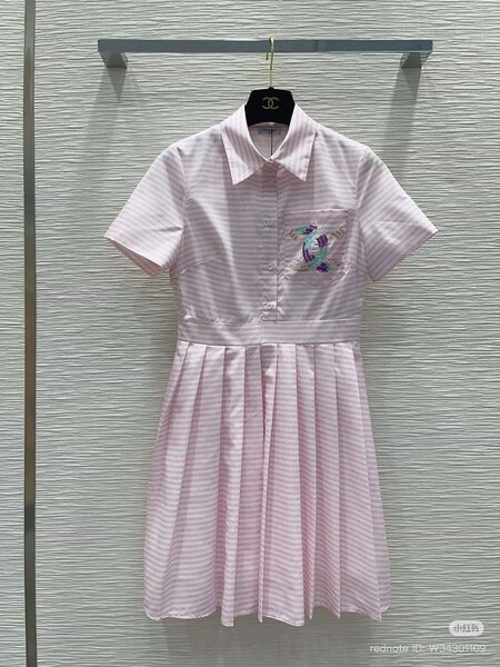 Robe chemise à rayures roses