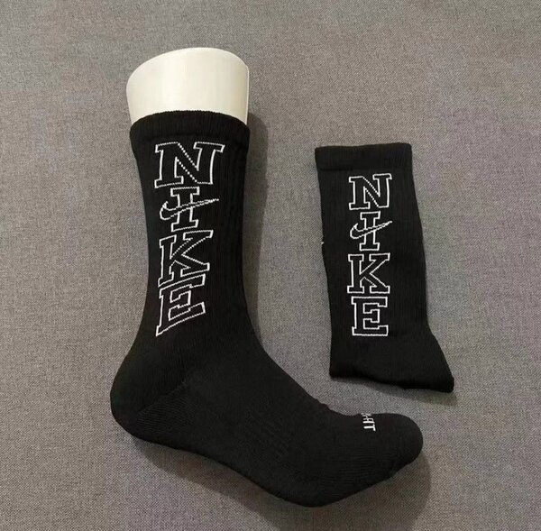 Chaussettes noires sport