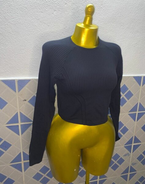 T-shirts et tops modernes