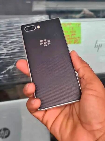 BlackBerry avec clavier physique