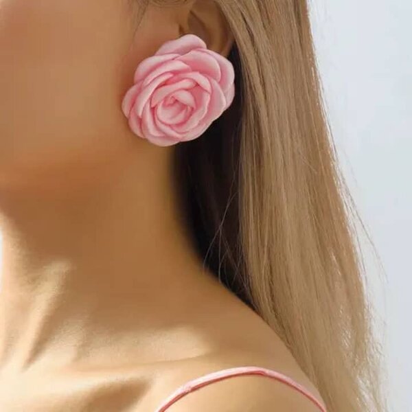 Boucles d'oreilles élégantes en forme de fleurs