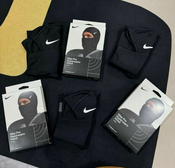 Nike Pro Therma-FIT Hood