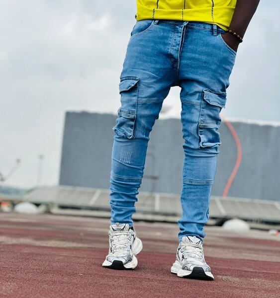 Jean cargo homme moderne