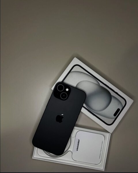 iPhone 15 simple quasi neuf