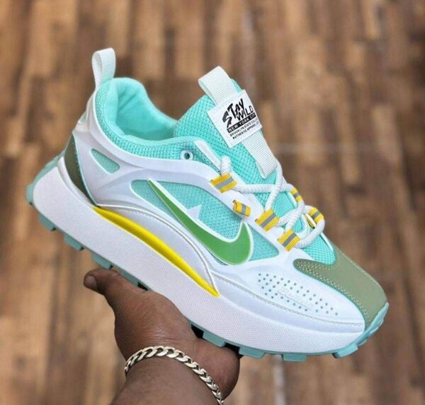 Chaussures Nike Waffle Blanc et Vert