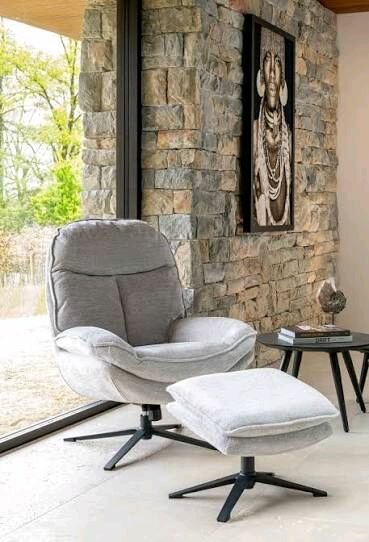 Fauteuil à bascule moderne avec repose-pieds