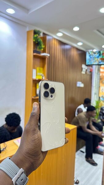 14 Pro Max 256GB eSiM Unlocked