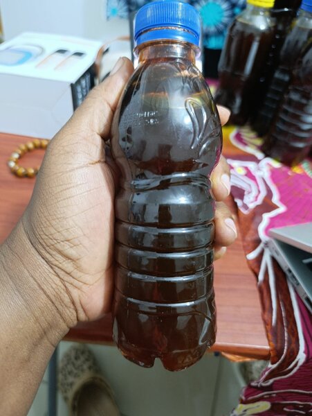 Miel pur naturel en bouteille