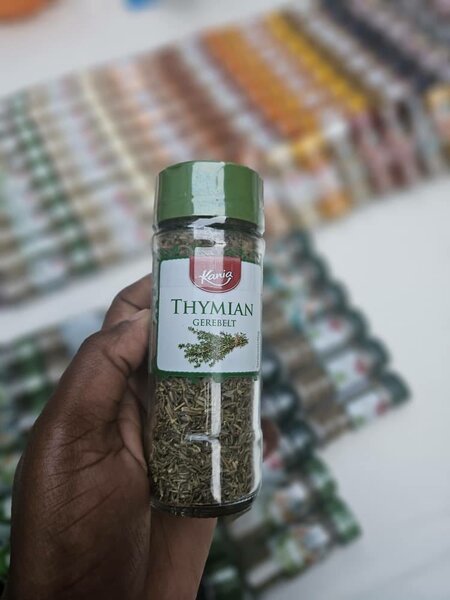 Assaisonnements Variés en Pots