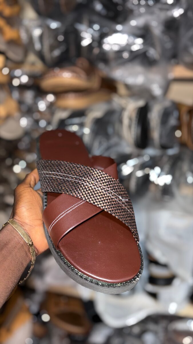 Sandales en cuir style croisé