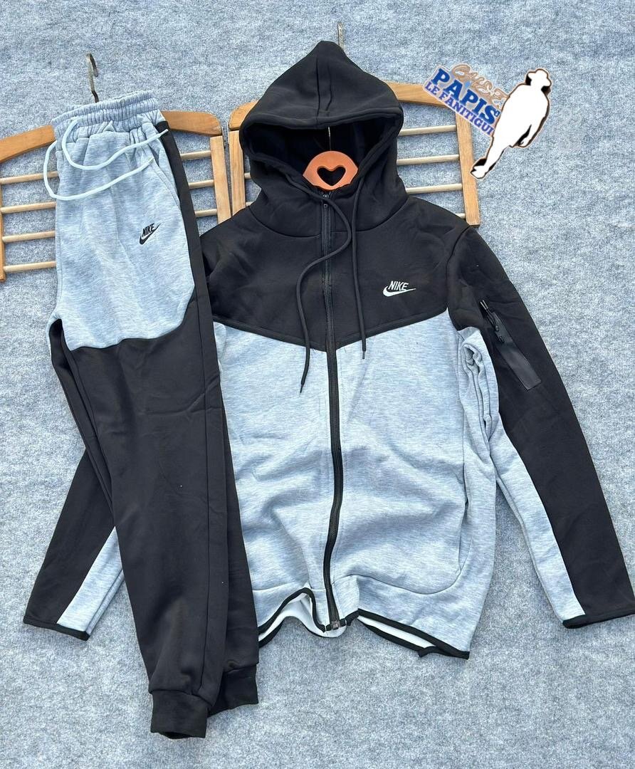 Survêtement Nike tech