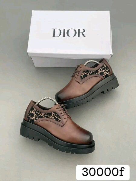 Chaussures en cuir Dior