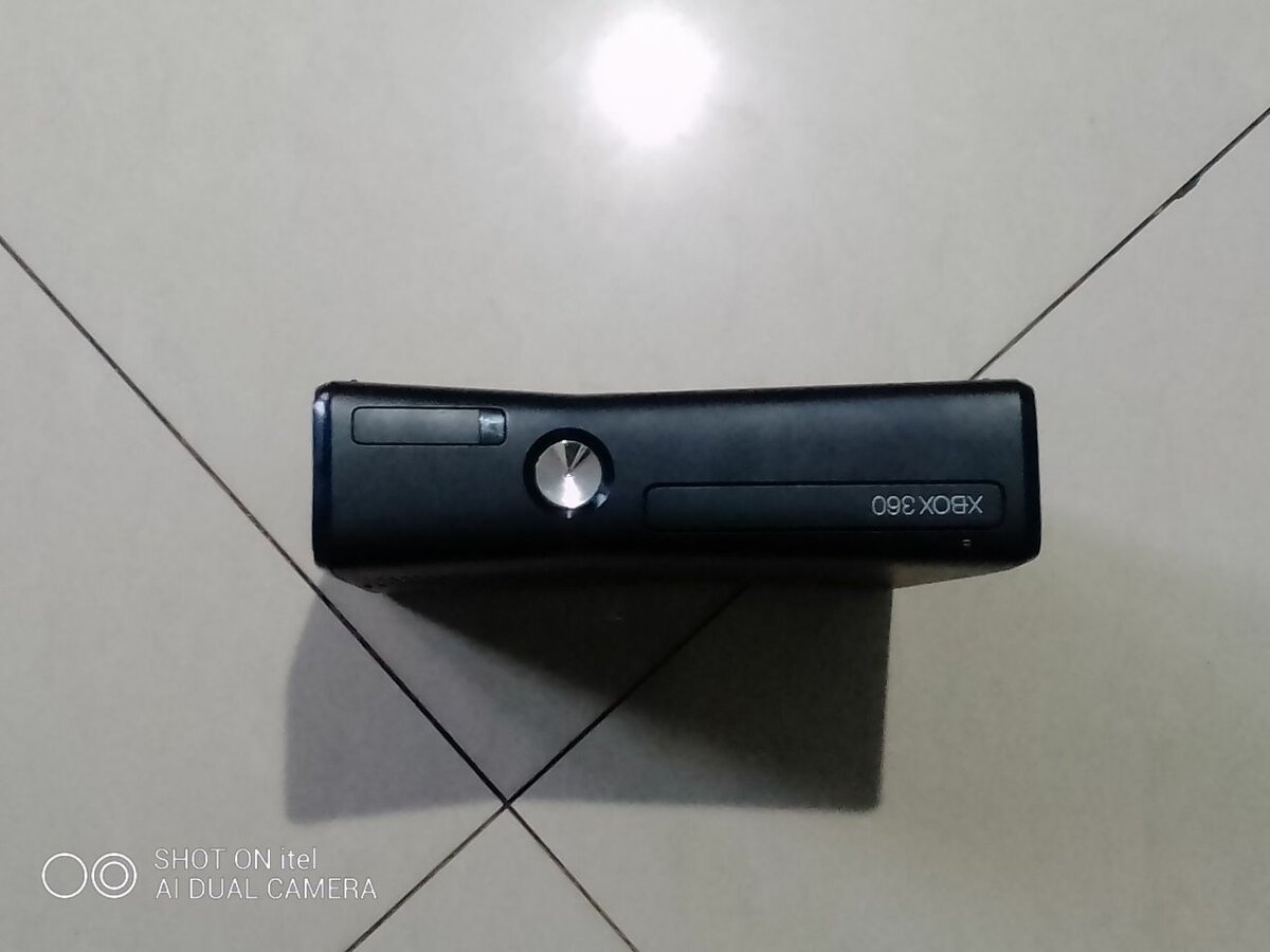 Xbox 360 250GBconsole(Renewed)