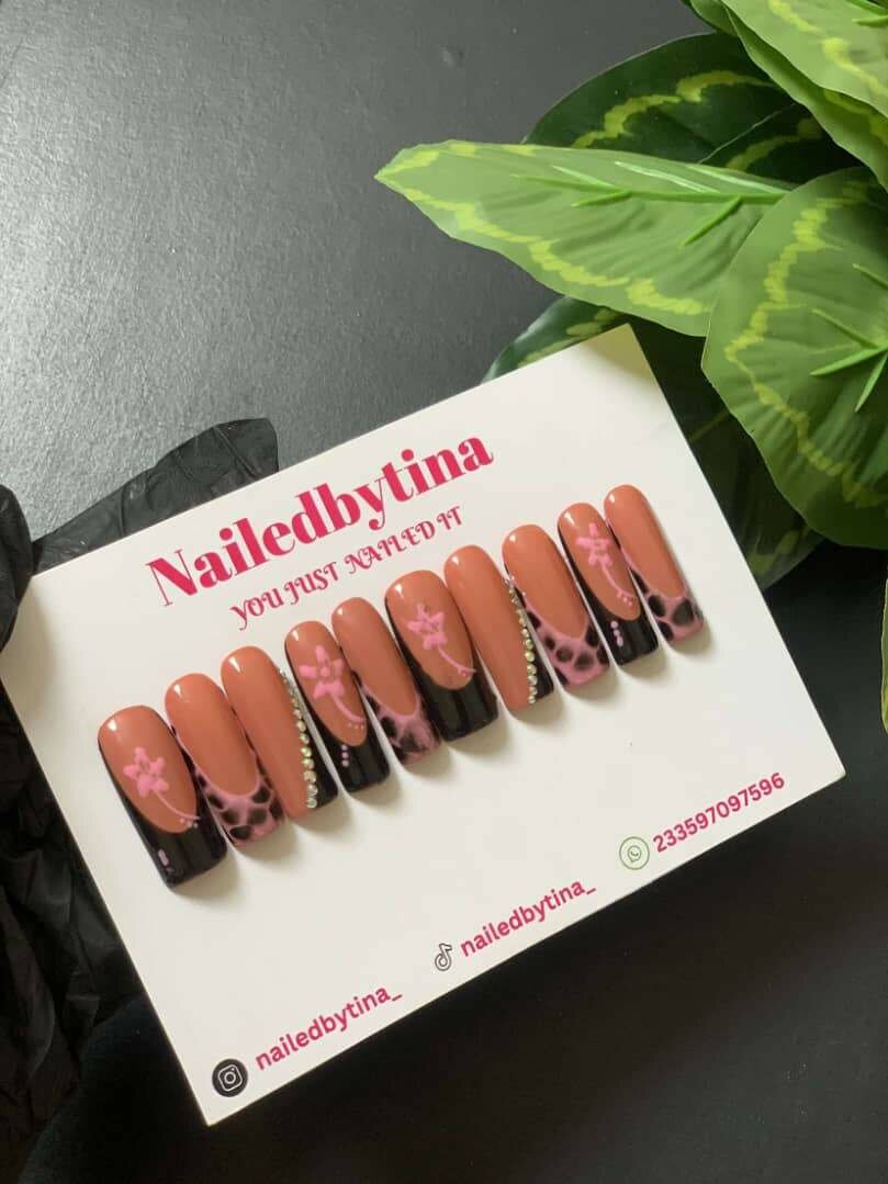 Handmade gel press on nails