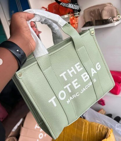 Medium bag light green