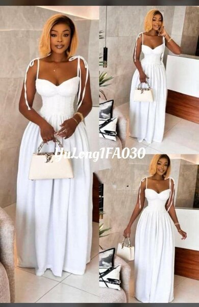 Robe Blanche Évasée Élégante